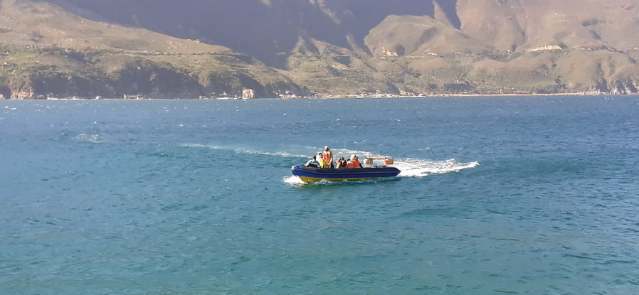 Custom boat trip with scenic views of the Cape Town coastline